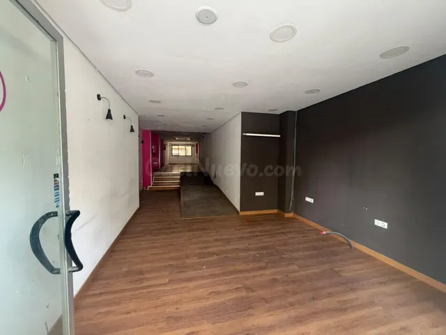 Avenida de la Constitución. Alquiler local comercial 93 m2. — 4
