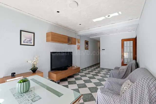Piso de 114 m2 construidos con 3 habitaciones, balcón y trastero en Sagunto pueblo — 3