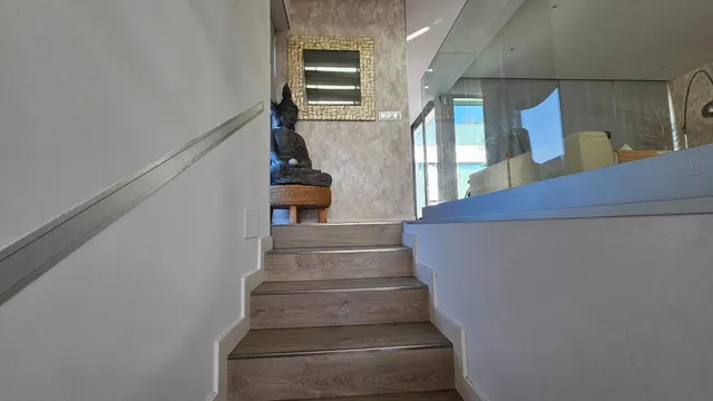 EXCLUSIVA PROPIEDAD CON PISCINA, ASCENSOR Y GRAN GARAJE EN CULLEREDO — 36