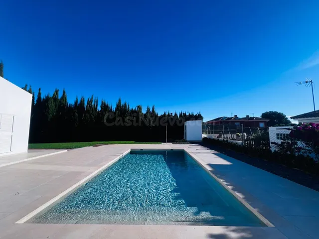 Chalet moderno con piscina en Alenda Golf - foto 4