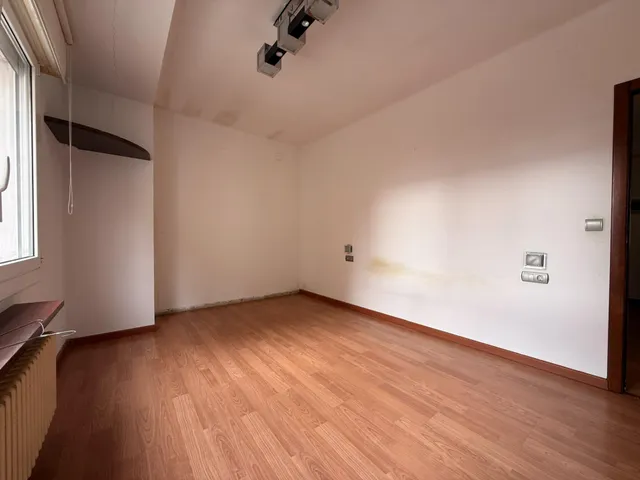 Roses I Piso céntrico con espectacular garaje de 65 m2 y terraza privada con barbacoa — 14