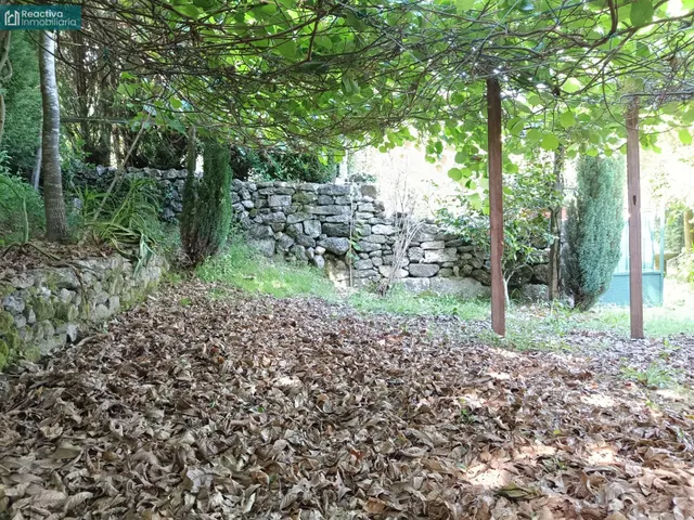 Finca urbana con casa de piedra para restaurar. - foto 4