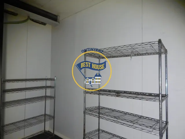 OPORTUNIDAD RESTAURANTE EN VENTA CON CASA EN BOCAIRENT — 36