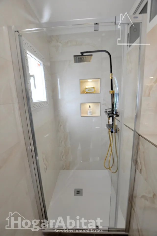 ¡REFORMADO A ESTRENAR! ACOGEDOR, MODERNO Y EXTERIOR, CERCA DEL CENTRO — 28