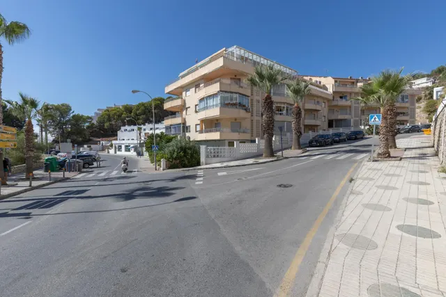 ¡exclusivo apartamento en primera linea de playa con reforma integral de alta gama! — 41