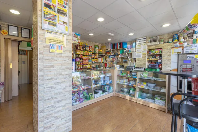 Local en venta junto al instituto Zaidín Vergeles – Listo para empezar tu negocio — 9