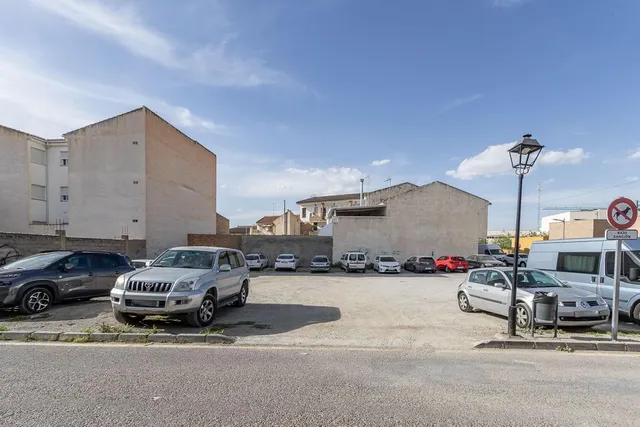 ¡Oportunidad única! Solar en venta en Churriana de la Vega — 2