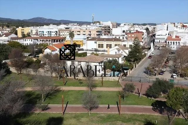 ¡ACOGEDOR PISO CON PATIO PRIVATIVO EN EL NARANJO!