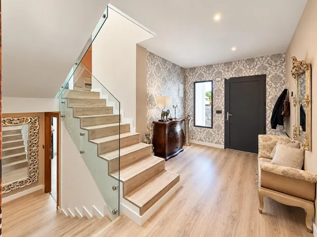 ESPECTACULAR VIVIENDA REFORMADA CON PISCINA, BODEGA, GIMNASIO Y UNA EXCEPCIONAL PRIVACIDAD — 18