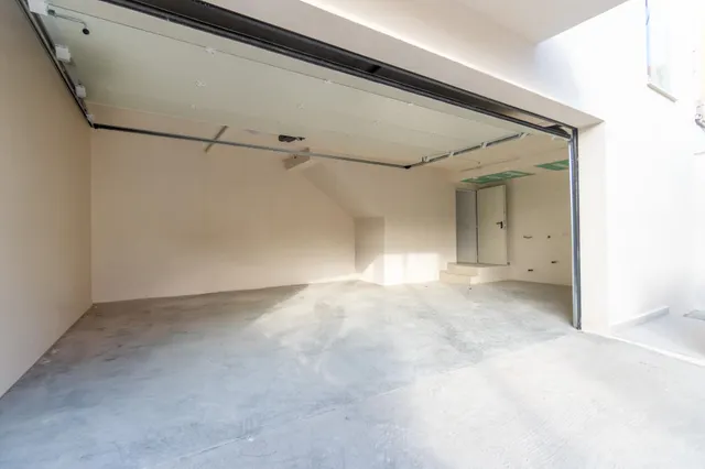 Chalet con garaje y trastero en Génova — 11