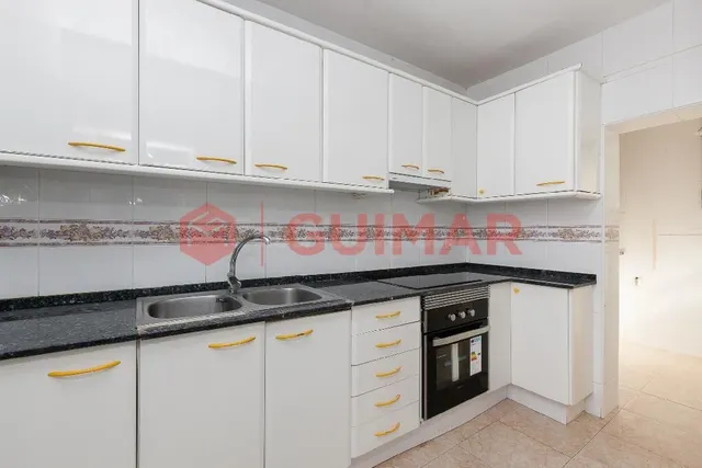 ESPECIAL INVERSORES. PISO ALQUILADO EN VENTA EN CORNELLA DE  - foto 2