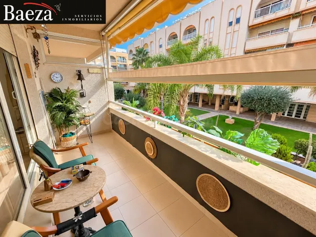 AMPLIA VIVIENDA DE 3 DORMITORIOS CON GRAN TERRAZA, PATIO PRIVADO Y GARAJE EN SANT JOAN D’ALACANT — 2
