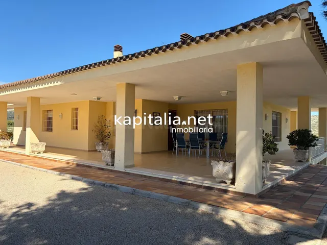 ESPECTACULAR CHALET CON DOS POSIBLES VIVIENDAS EN ONTINYENT  - foto 3