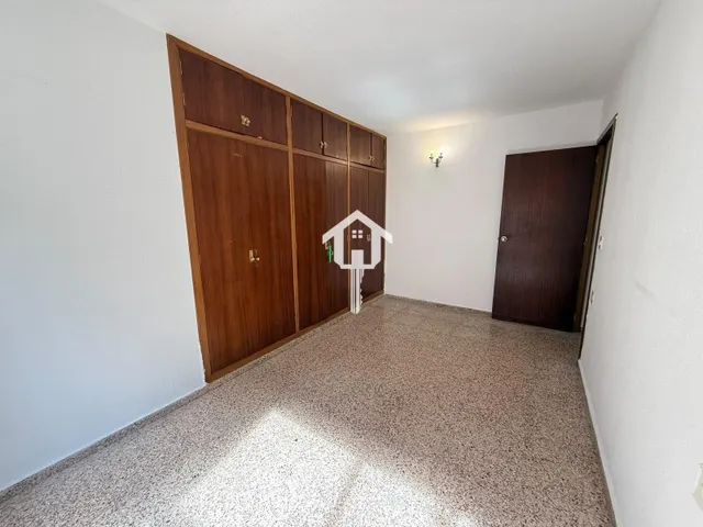 PISO EN VENTA EN ALICANTE. ZONA DE BABEL. 74m2, 4 habitaciones, 1 BAÑO Y 1 ASEÑO, TERCERA PLANTA CON ASCENSOR. — 37