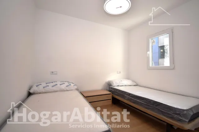 Acogedor, reformado y exterior, con balcón y ascensor, todo amueblado y cerca del ayuntamiento — 15