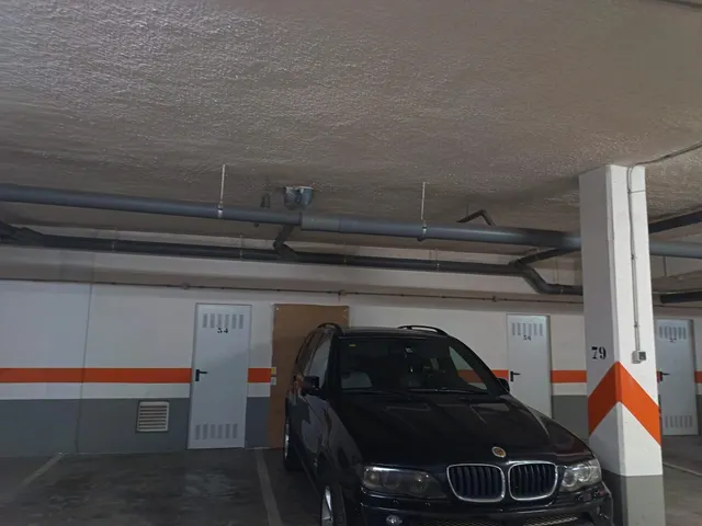 Se vende plaza de garaje con trastero para coche grande — 6