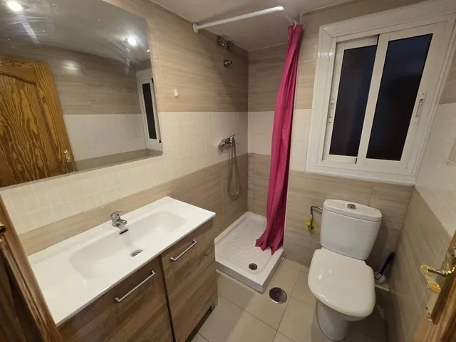 Acogedor piso en venta en Colonia Requena — 10