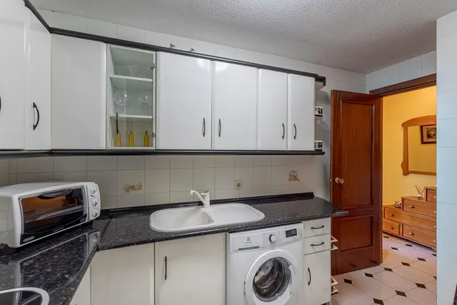 Piso con garaje y trastero en Almuñecar — 7
