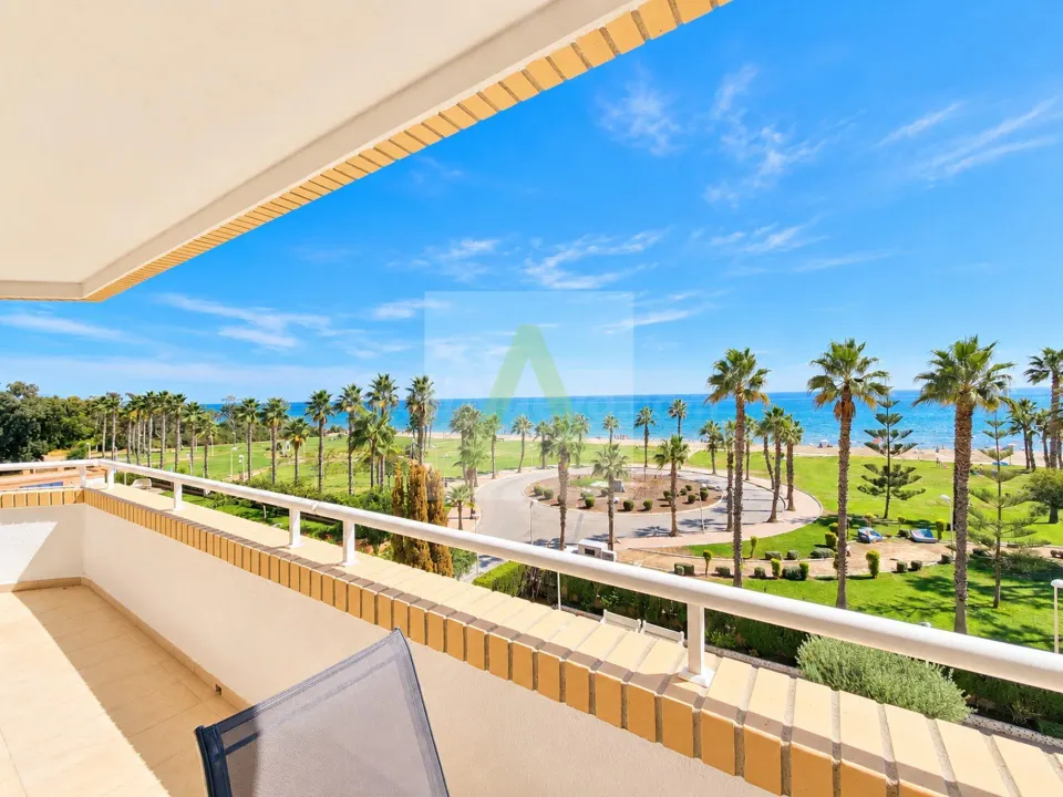 Espectacular Frontal en primerisima linea de Playa !!