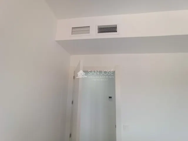 Se vende Villa con piscina en Cañada de la Leña — 21