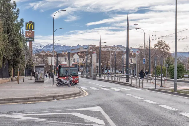 Local Comercial en Venta en Granada - Palacio de Deportes — 43