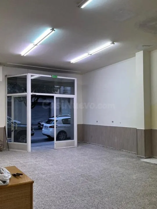 OPORTUNIDAD!!! SE ALQUILA BAJO EN AVDA. DE BUENOS AIRES - foto 5