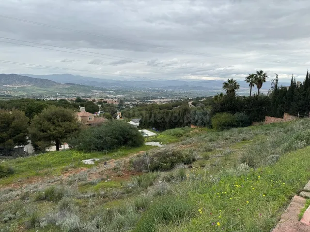 Preciosa parcela en Pinos de Alhaurín