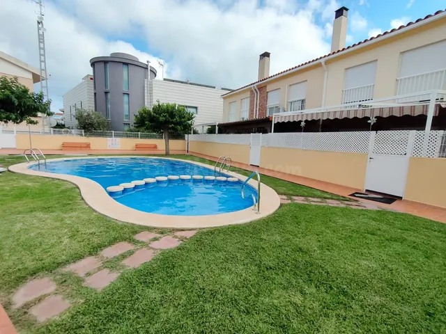 CHALET PAREADO EN BURRIANA - foto 5