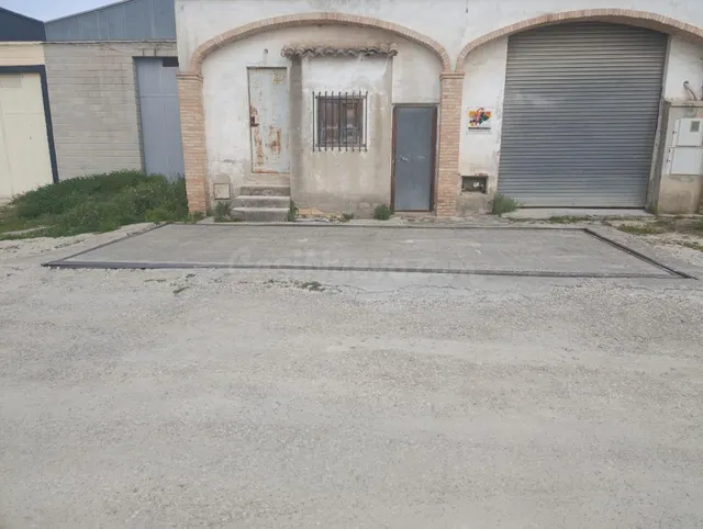 Amplia Nave Industrial en Venta en Albaida - Oportunidad de  - foto 2