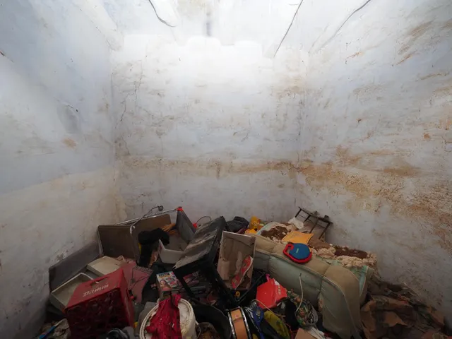SE VENDE CASA INDEPENDIENTE EN SANT QUINTI DE MEDIONA — 17