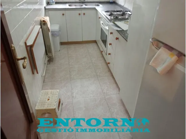 ¡Tu nuevo hogar en el corazón de Mollet del Vallès por solo €185,000! — 9