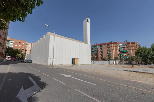 PISO VPO DE CUATRO DORMITORIOS CON GARAJE EN PADRE CLARET — 32