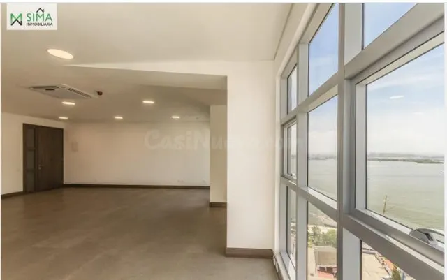 HERMOSA Y AMPLIA OFICINA PARA ARRIENDO - foto 3