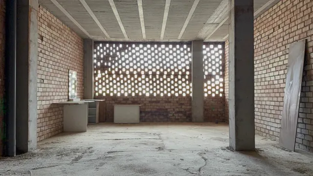 ¡Gran Oportunidad en el Centro de Láchar! Local comercial con muchas posibilidades (Ideal negocio o conversión a Loft de diseño) — 15