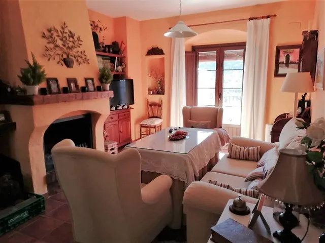 VENTA CASA CON PATIO EN VILLALUENGA DEL ROSARIO — 10
