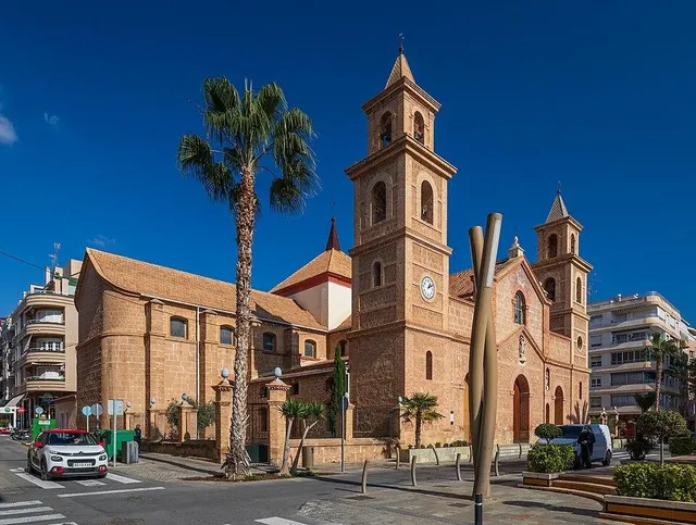 Fabuloso apartamento con piscina comunitaria, ideal para vivir todo el año — 33
