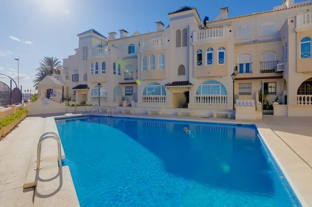 Venta Apartamento, Playa de Los Locos,  Primera línea de playa Torrevieja piscina comunitaria — 2