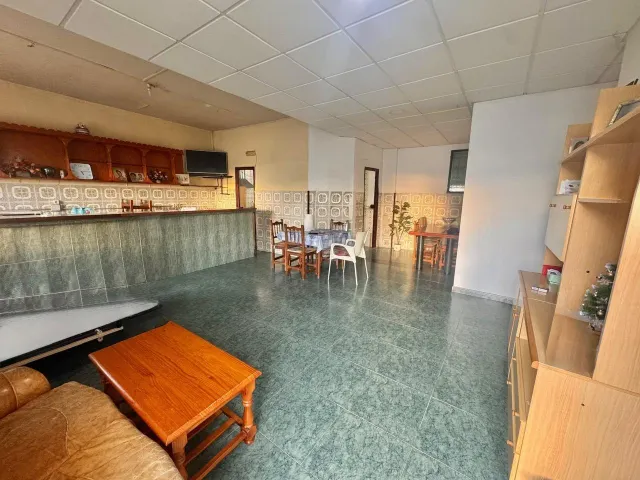 MARAVILLOSA CASA REFORMADA CON 232M2 A TAN SOLO 5 MIN DE ORI - foto 5