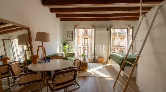 Studio con balcón junto a la Sagrada Família - foto 2