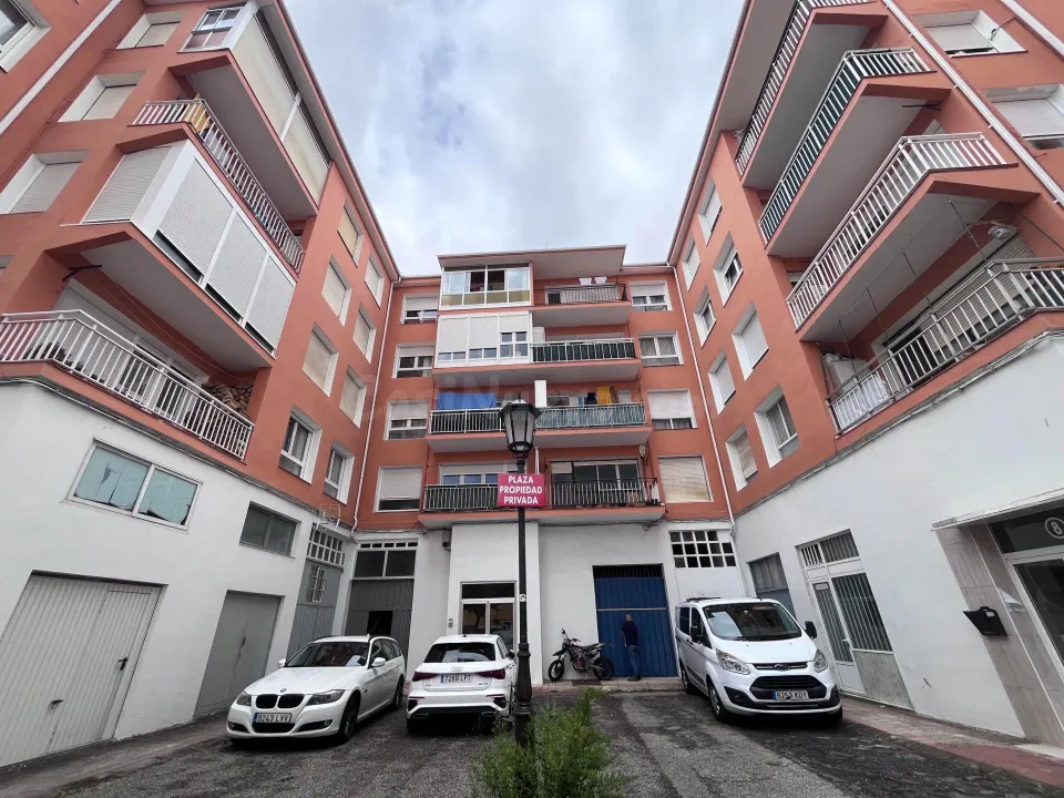 LOCAL COMERCIAL DE 44 M2 EN COLINDRES CON DOBLE ALTURA