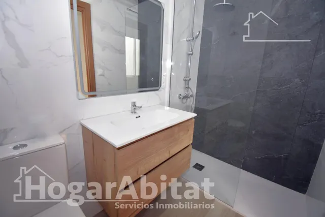 CASA REFORMA A ESTRENAR CON TERRAZA Y TRASTERO — 40
