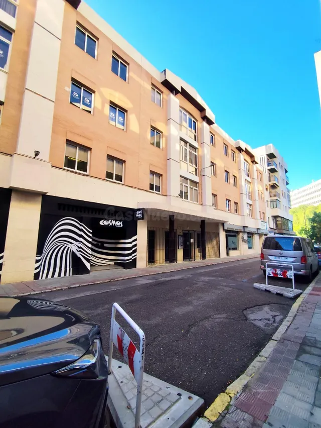 OPORTUNIDAD ÚNICA: Oficina de 65m2 con GARAGE en el Corazón 