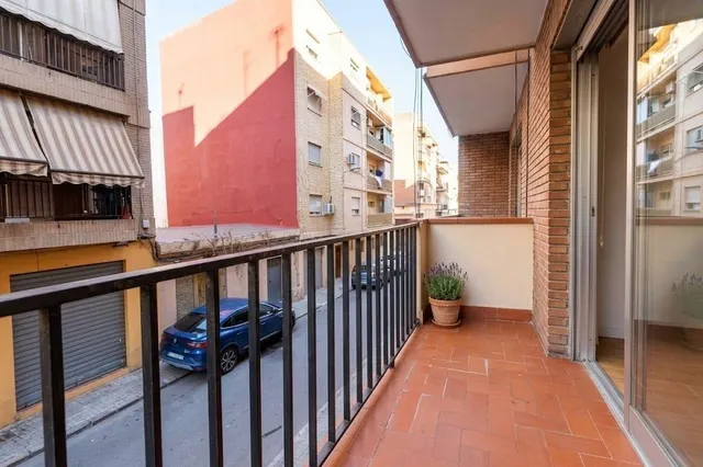Estupendo piso exterior con balcón en el centro de Torrent! Tu oportunidad para dejar de pagar alquiler ¡Es una buena oportunidad, no la dejes escapar! — 7