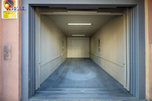 Barrio del Realejo. Sacamos a la venta dos plazas de garaje para coche muy grande. — 7