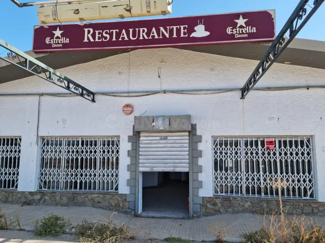 Local con licencia de apertura en zona estratégica junto al  - foto 2
