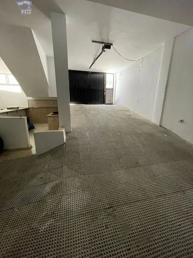 SE VENDE CASA + LOCAL INDEPENDIENTE EN ZONA DE LA CUESTA DE LA RUJANA — 31