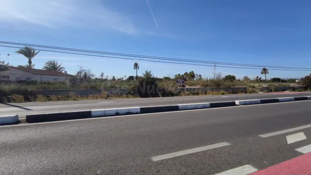 SE VENDE PARCELA DE 7.000 M2, FACHADA A LA CRTA DE SANTA POL - foto 3