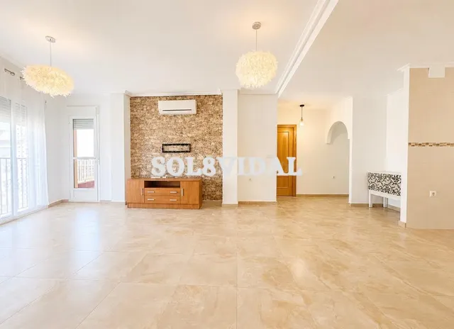 PISO DE LUJO EN JACARILLA - foto 5