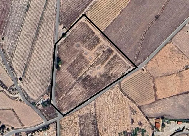 PARCELA CON CASITA A MIL METROS DEL PUEBLO - foto 2
