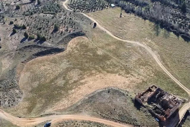 TERRENO CON EDIFICACIÓN A LA VENTA - foto 4